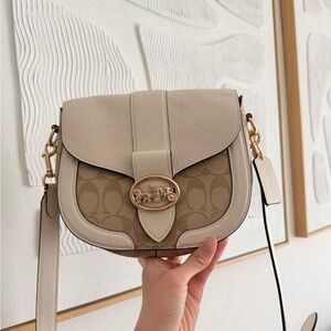 Coach Georgie Saddle bag in Signature Canvas Beige